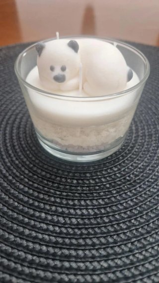 Vela decorativa con figura de oso