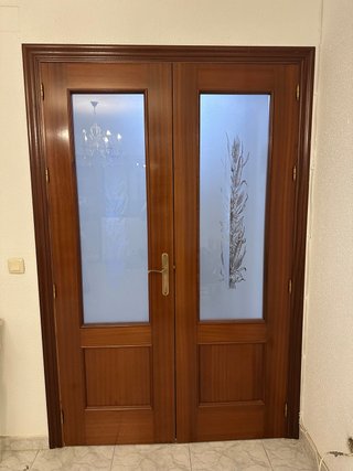 Puertas Dobles de Madera con Cristal