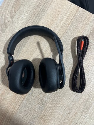 Auriculares gaming JBL con micrófono y cable