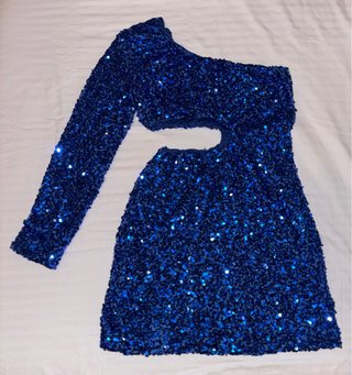 Vestido de fiesta azul con lentejuelas