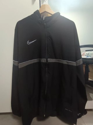 Chaqueta Nike Negra