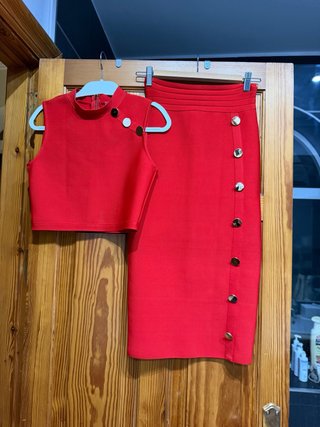 Conjunto Teria Yabar Rojo Top y Falda Midi