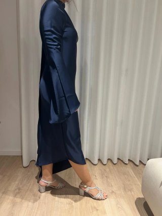 Vestido Azul de Satén