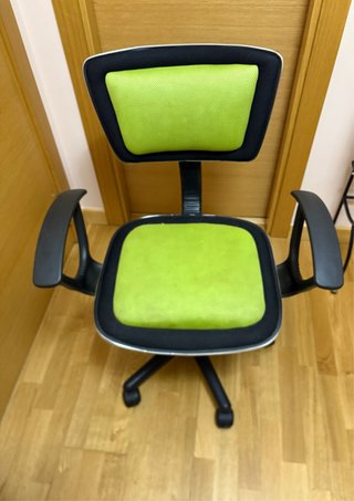 Silla de escritorio verde y negra