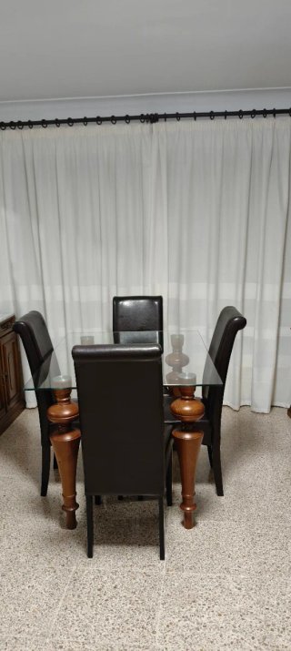 Conjunto Comedor Madera Nogal y Cristal