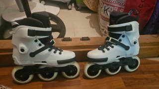 Patines en línea blancos