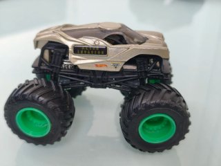 Hot Wheels Monster Jam Alien Invasion