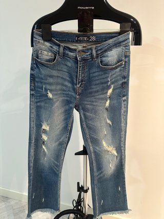 Pantalón vaquero Amisu con rotos Talla 38