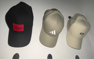 Lote de 3 Gorras (Hugo, Adidas, A/X)