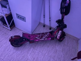 Patinete Eléctrico Red Bull