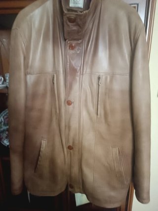 Chaquetón de piel beige