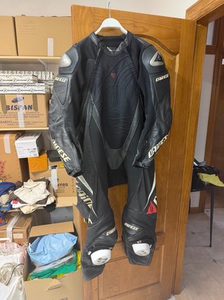 Mono Dainese Talla 56