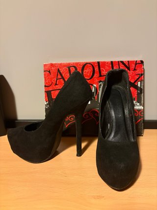 Zapatos de tacón negros