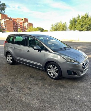 Peugeot 5008 2014