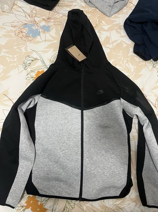Chaqueta Nike Tech Fleece Negra y Gris hombre