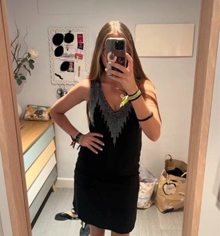 Vestido negro de seda