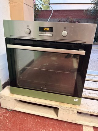 Horno Pirolítico Electrolux