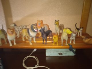 Set de 11 figuras de perros