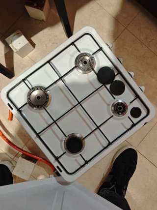 Cocina de Gas Portátil de 4 Fuegos