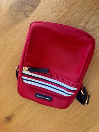 Bolso bandolera Tommy Hilfiger rojo