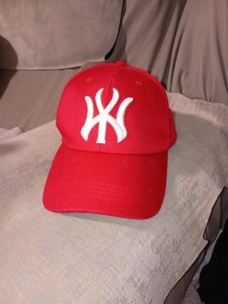 Gorra Roja con Logo Bordado no envío 7 euro