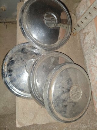 Set de 3 Tapacubos Seat 600