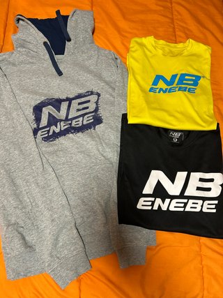 Pack Sudadera y Camisetas Enebe