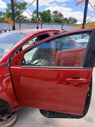 PUERTA DELANTERA IZQUIERDA Toyota Yaris (XP21)(2020->)