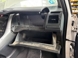 GUANTERA Toyota Auris (E18)(10.2012->)