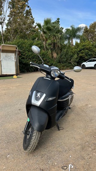 Scooter Peugeot Django Negra
