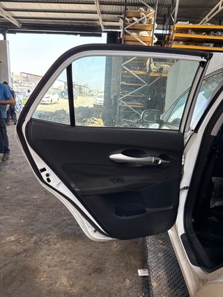 PUERTA TRASERA IZQUIERDA Toyota Auris (E18)(10.2012->)