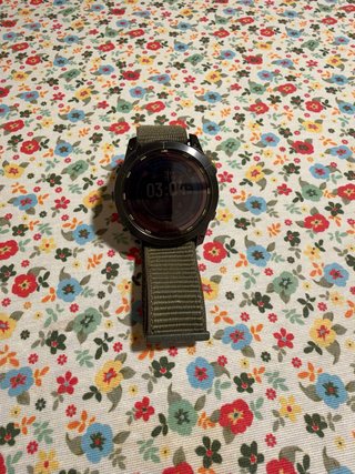 Reloj Garmin con correa textil
