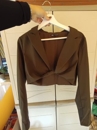 Camisa Crop Caqui Zara