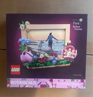 LEGO Botanicals Floral Picture Frame 40916