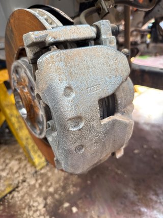 PINZA DE FRENO DELANTERA DERECHA Renault Austral (07.2022->)