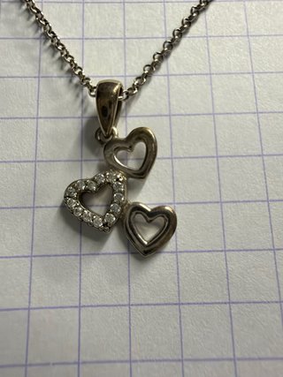 Colgante de tres corazones