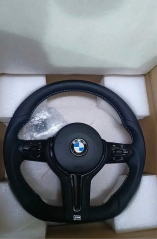 Volante BMW deportivo