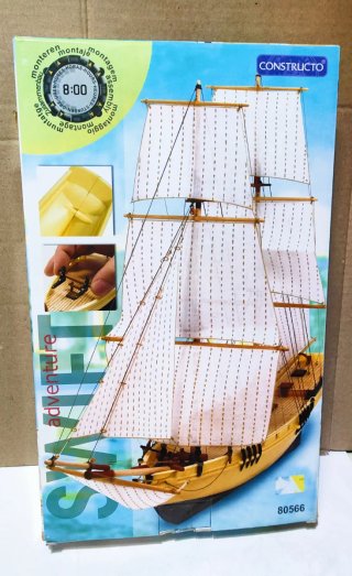 MAQUETA DE BARCO ADVENTURE SWIFT 2005