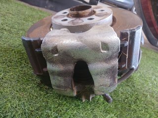 PINZA DE FRENO DELANTERA IZQUIERDA Seat Arona (KJ)(2017->)