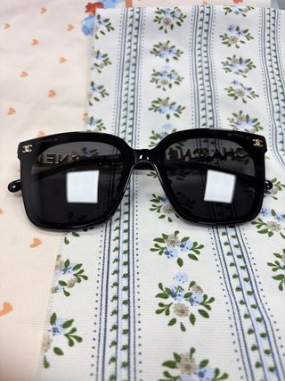Gafas de sol Chanel negras