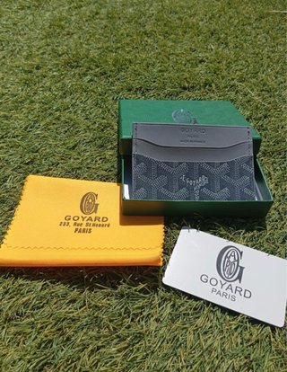Tarjetero Goyard Gris
