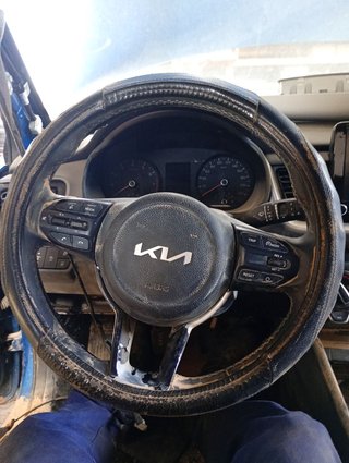 VOLANTE Kia Stonic (YBCUV)(2017->)