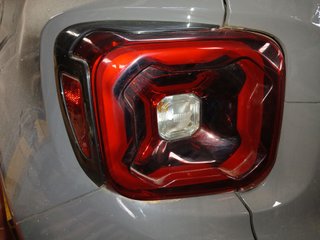 PILOTO TRASERO IZQUIERDO Jeep Renegade (BU)(2014->)