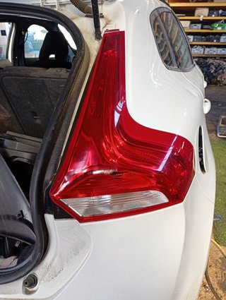 PILOTO TRASERO DERECHO Volvo V40 (2012->)