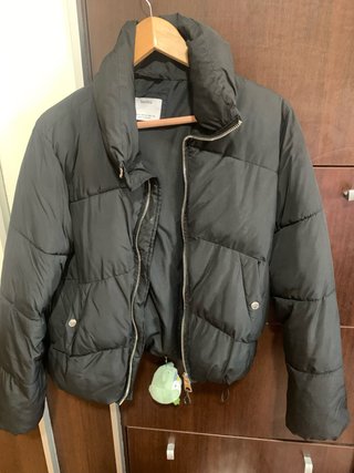 Plumas Negro Bershka Talla M