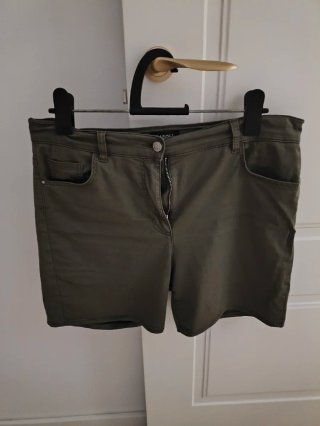 Shorts Vaqueros Caroll Paris Verde Caqui Talla M
