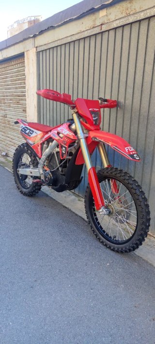 Motocross Eléctrica, Base Honda CRF 450R