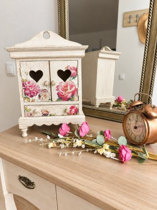 Joyero de Madera Vintage con Rosas