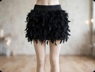 Minifalda de Plumas Negras Stradivarius Talla S