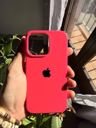Custodia iPhone rossa fucsia con logo Apple